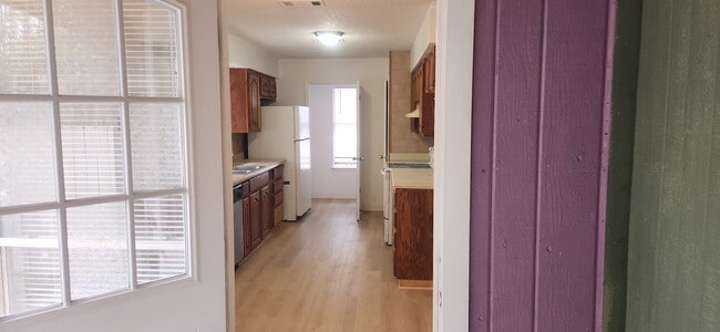 Kitchen area - 605 E Applegate Dr