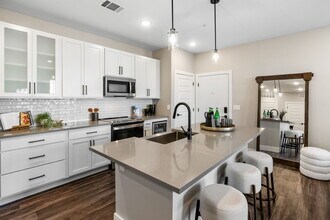 Building Photo - Northwest Crossing Apartment Homes