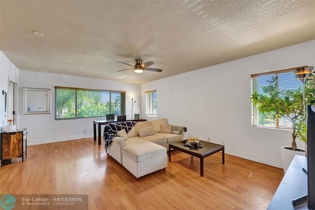 Building Photo - 1423 Holly Heights Dr