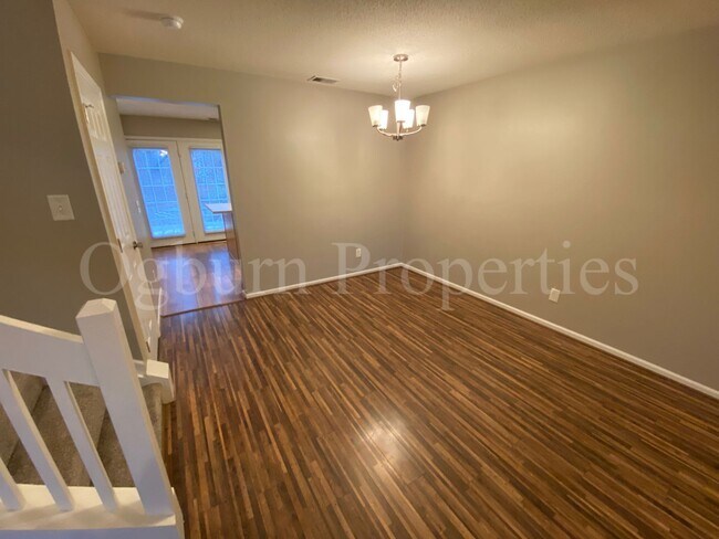 Building Photo - 3375 Kensington Pl-2BR/2.5BA-Townhouse!!
