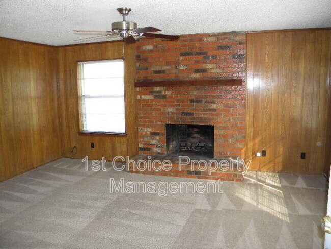 Foto del edificio - 7043 Crosstimbers Ln