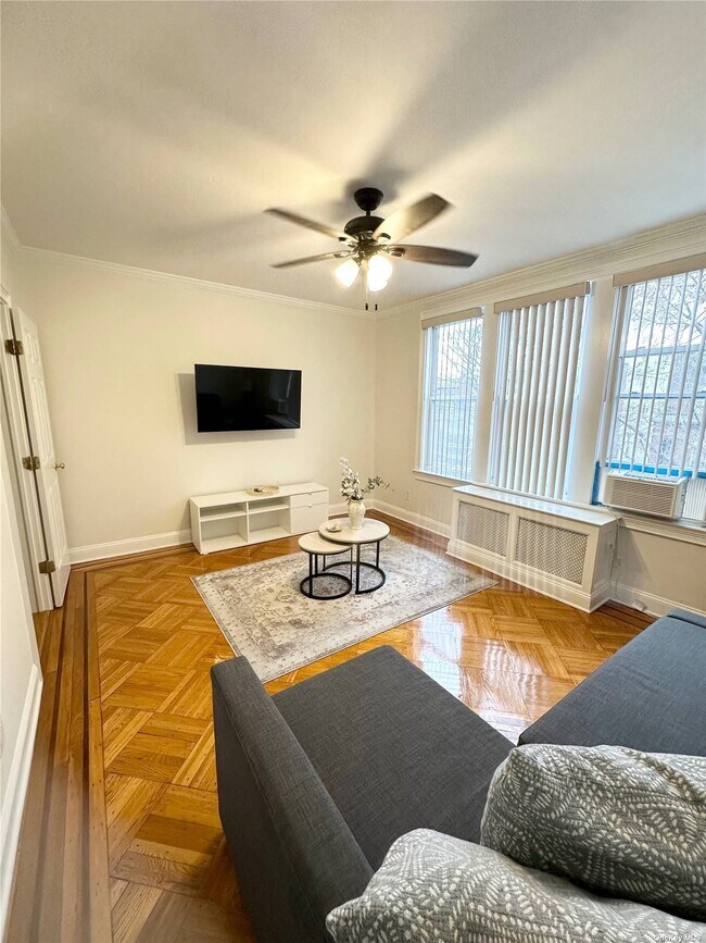 Foto del edificio - 30-44-44 83rd St