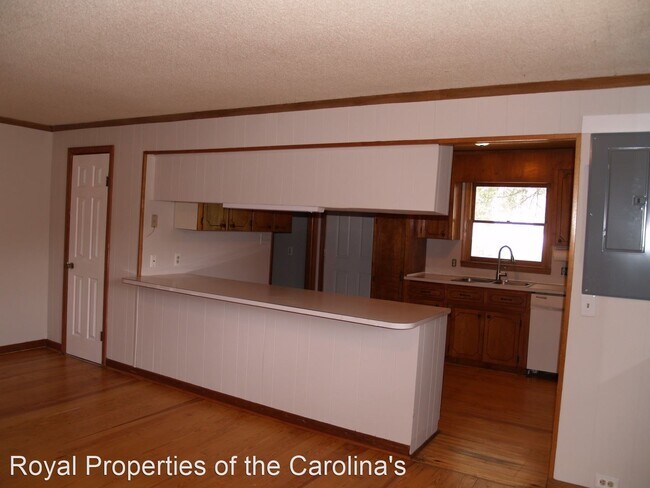 Building Photo - 3 br, 1.5 bath House - 318 Dingler Ave