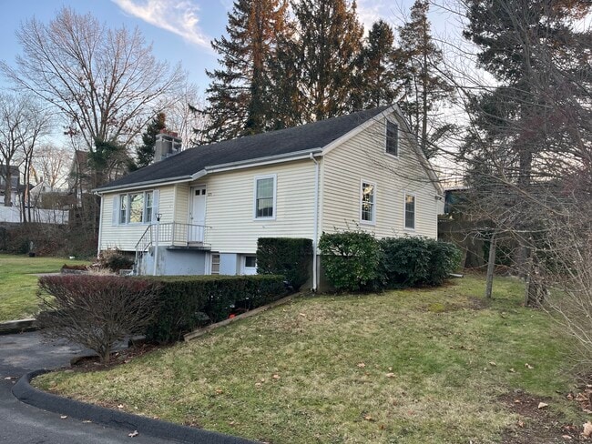 Building Photo - 1171 Main St