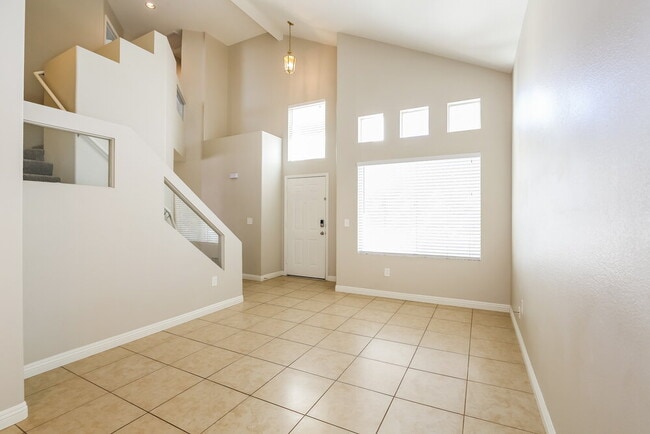 Foto del edificio - 4501 Bradpoint Dr