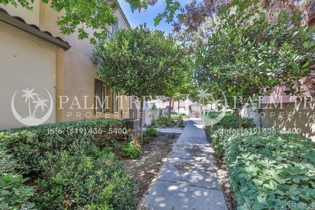 Building Photo - Stunning 4-Bedroom Townhome in Chula Vista...