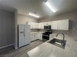 Building Photo - 855 N Stephanie St