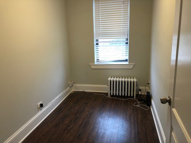Foto del edificio - 3149 N Springfield Ave