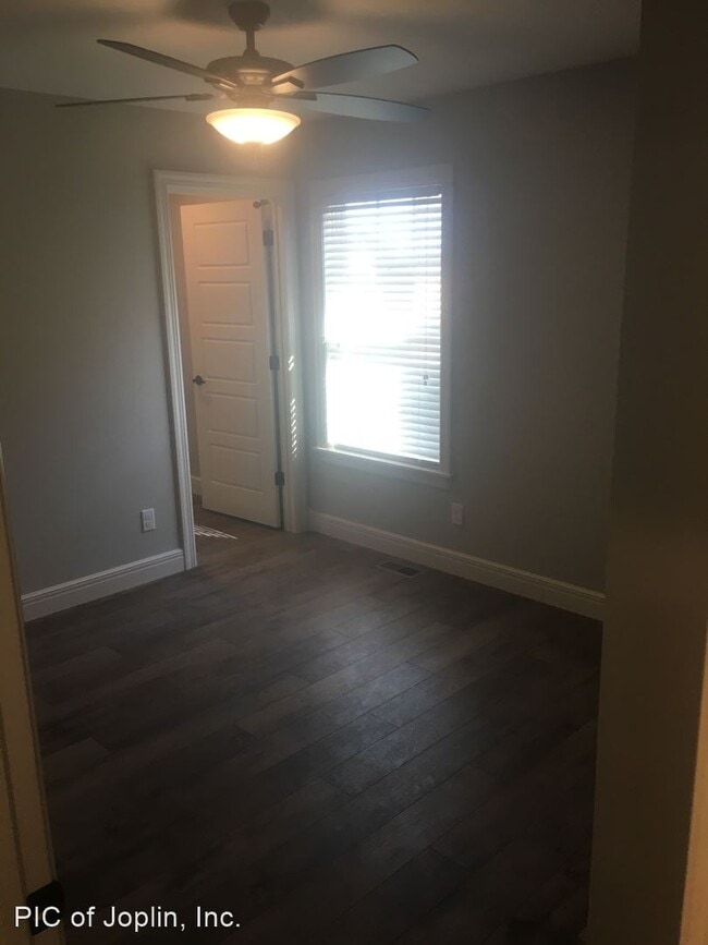 Building Photo - 3 br, 2 bath House - 2417 S Murphy