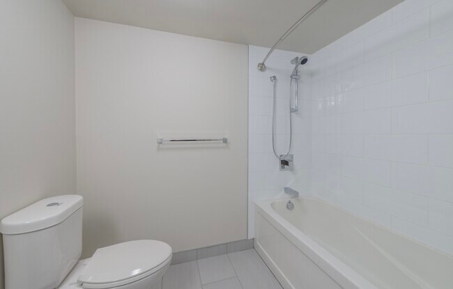 Photo du bâtiment - 5633-5633 Fenwick St