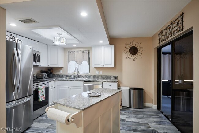 Building Photo - 16001 Amberwood Lake Ct