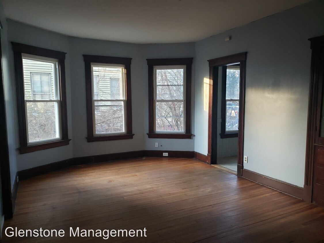 Primary Photo - 22 Webster St
