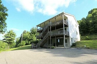 Building Photo - 363 Perry Hwy
