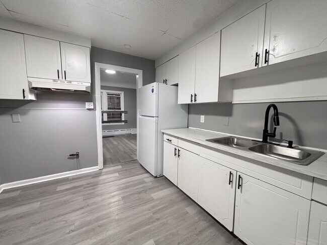 Foto del edificio - 5202 Devonshire Rd