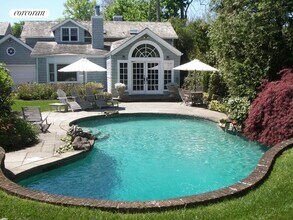 Building Photo - 11 The Cir