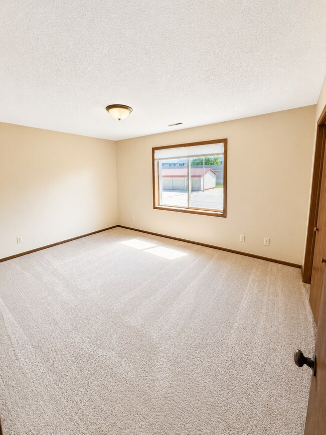 Foto del edificio - 3271 Ansborough Ave