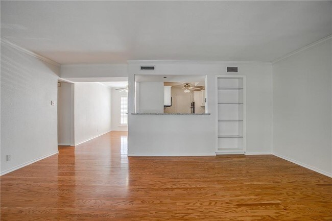 Building Photo - 11152 Valleydale Dr