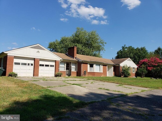 Foto del edificio - 7300 Temple Hill Rd