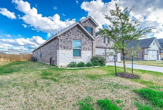 Building Photo - 7009 Terra Ln