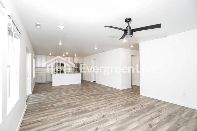 Building Photo - 15162 Nimbus Way