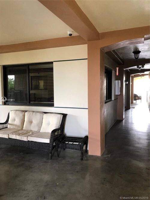 Foto del edificio - 2268 SW 8th St