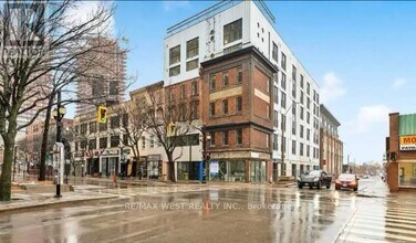Building Photo - 121 King St E