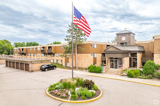 Foto del edificio - River Road East