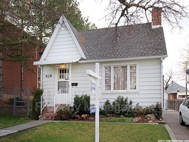Building Photo - 828 Logan Ave S