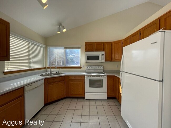 Building Photo - 3 br, 2.5 bath House - 3354 W 114th Place