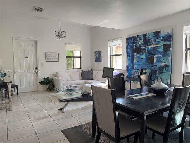 Building Photo - 180 SE 36th Ave