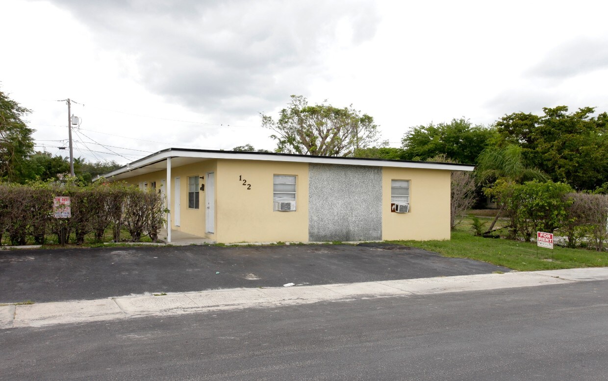 Foto principal - 122 SE 1st Ave