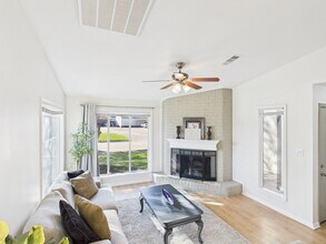 Building Photo - 7836 Bateman Ln