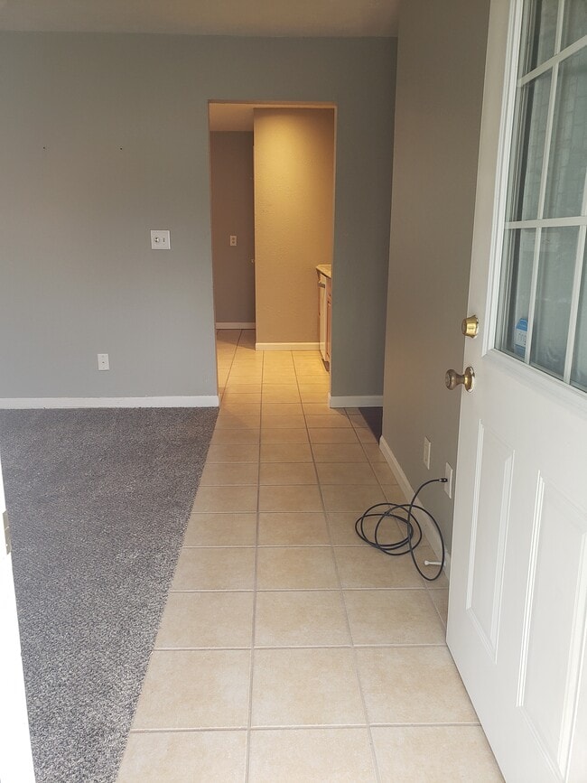 Building Photo - 1304 Dalton Dr