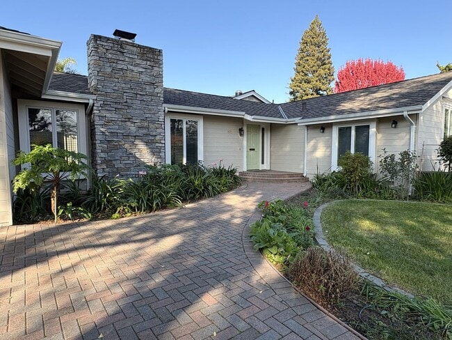 Building Photo - Beautiful Palo Alto Home with In-Law Suite, Central AC & Heated Pool