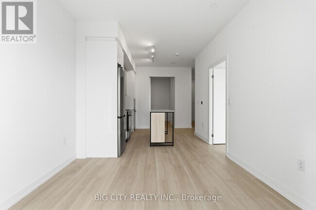 Photo du bâtiment - 9751 Markham Rd