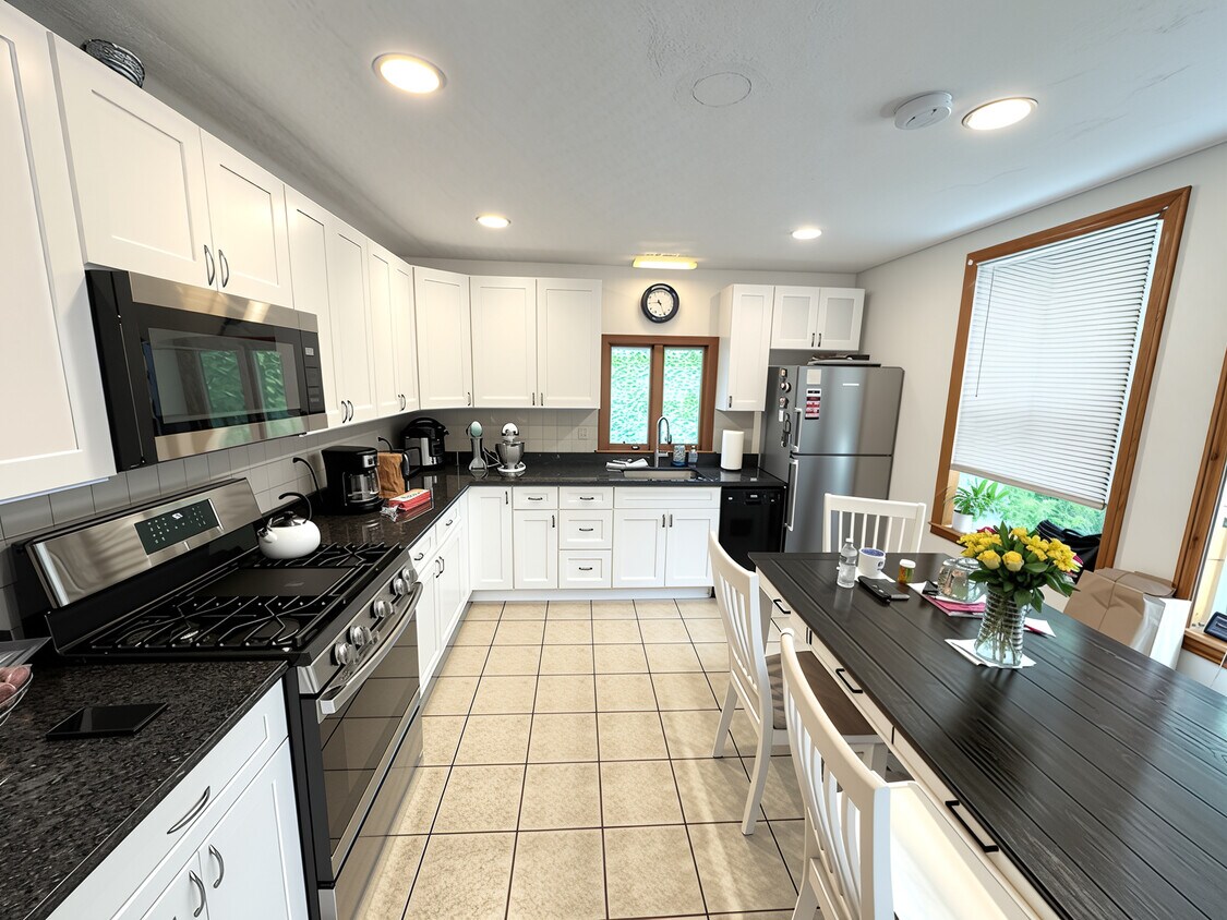 Foto principal - 126 Jefferson Ave