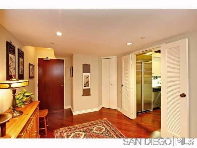 Foto del edificio - 500 W Harbor Dr