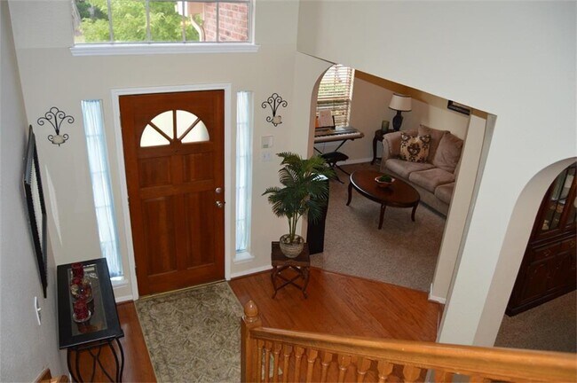 Building Photo - 1622 Sandy Park Dr
