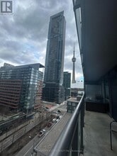 Building Photo - 15 Fort York Blvd