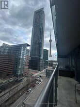 Building Photo - 15 Fort York Blvd