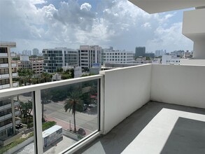 Building Photo - 100 Lincoln Rd