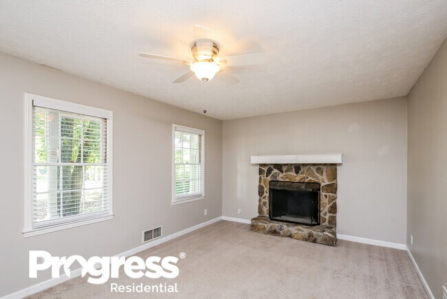 Building Photo - 2412 Robin Ridge Dr SE