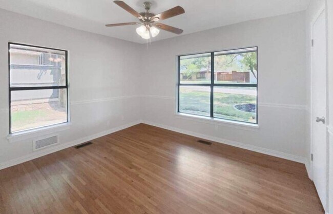 Building Photo - 4701 Winthrop Ave W