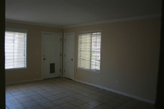 Building Photo - 925 N College Ave