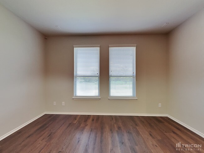 Foto del edificio - 125 Creek Terrace Dr