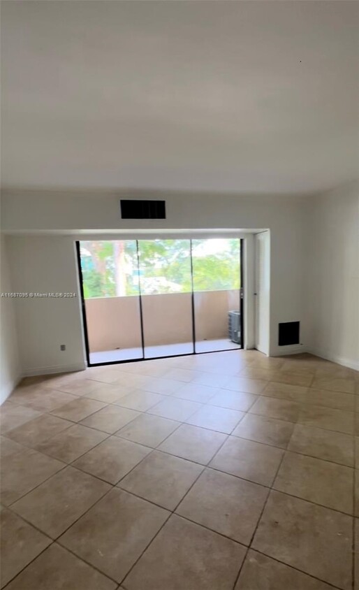 Foto principal - 2201 Brickell Ave