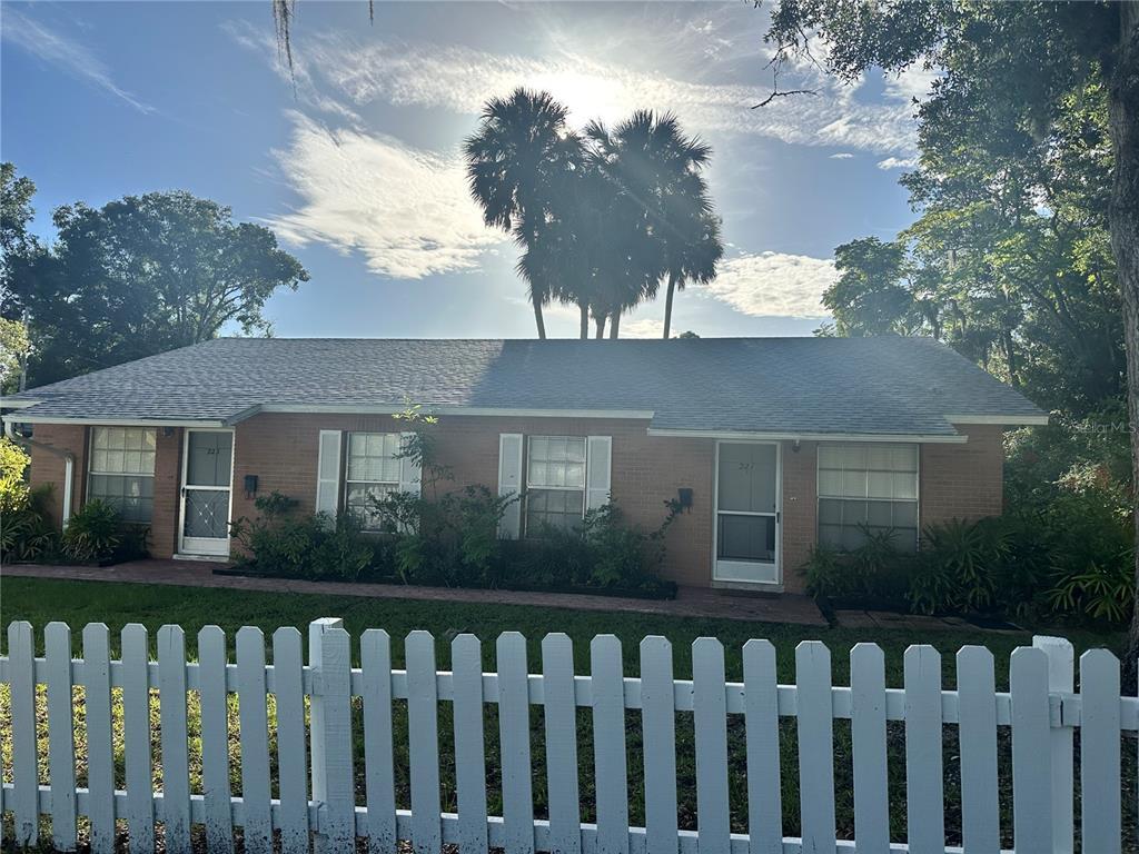 Primary Photo - 221 N Adelle Ave