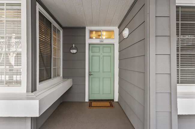 Building Photo - 20331 Bluffside Cir