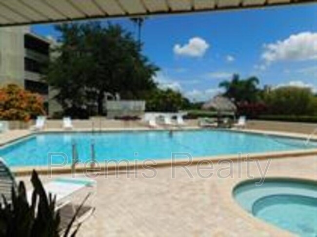 Foto del edificio - 2617 Cove Cay Dr