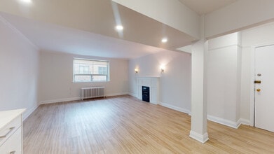 Building Photo - 316-320 Lonsdale Road